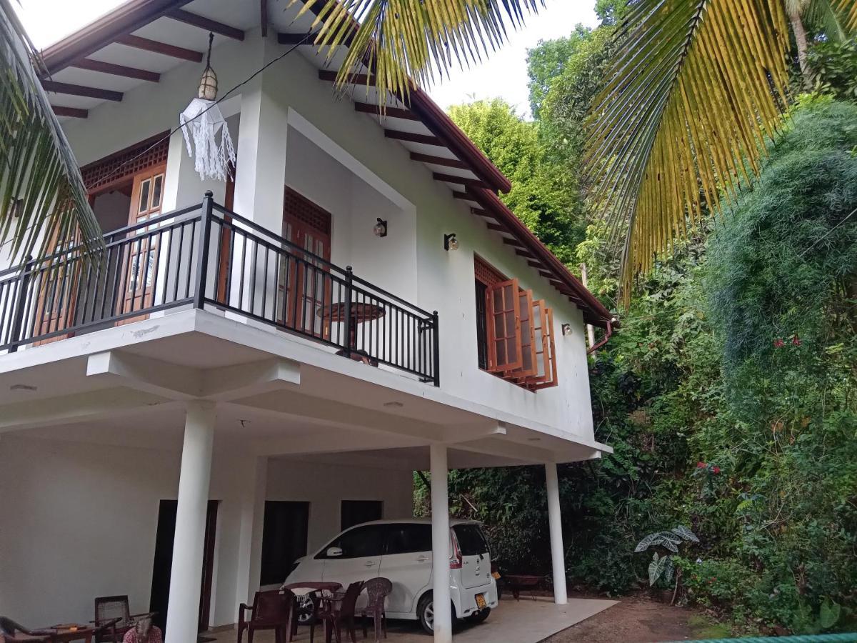 Jungle Village Homestay Pinnawala  Luaran gambar