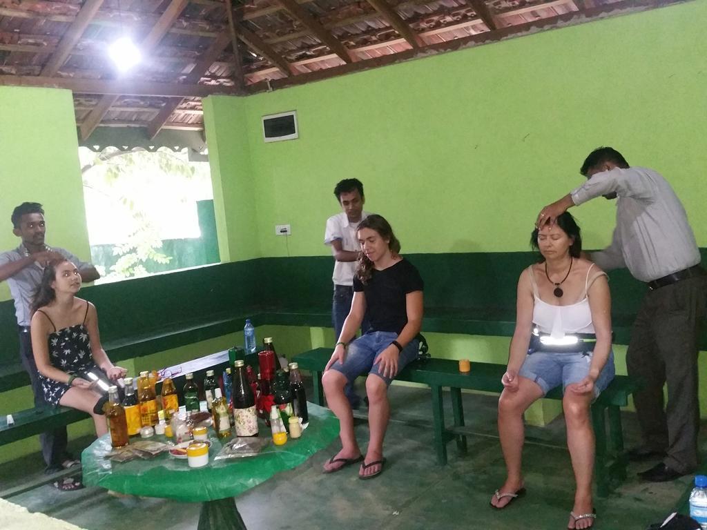 Jungle Village Homestay Pinnawala  Luaran gambar
